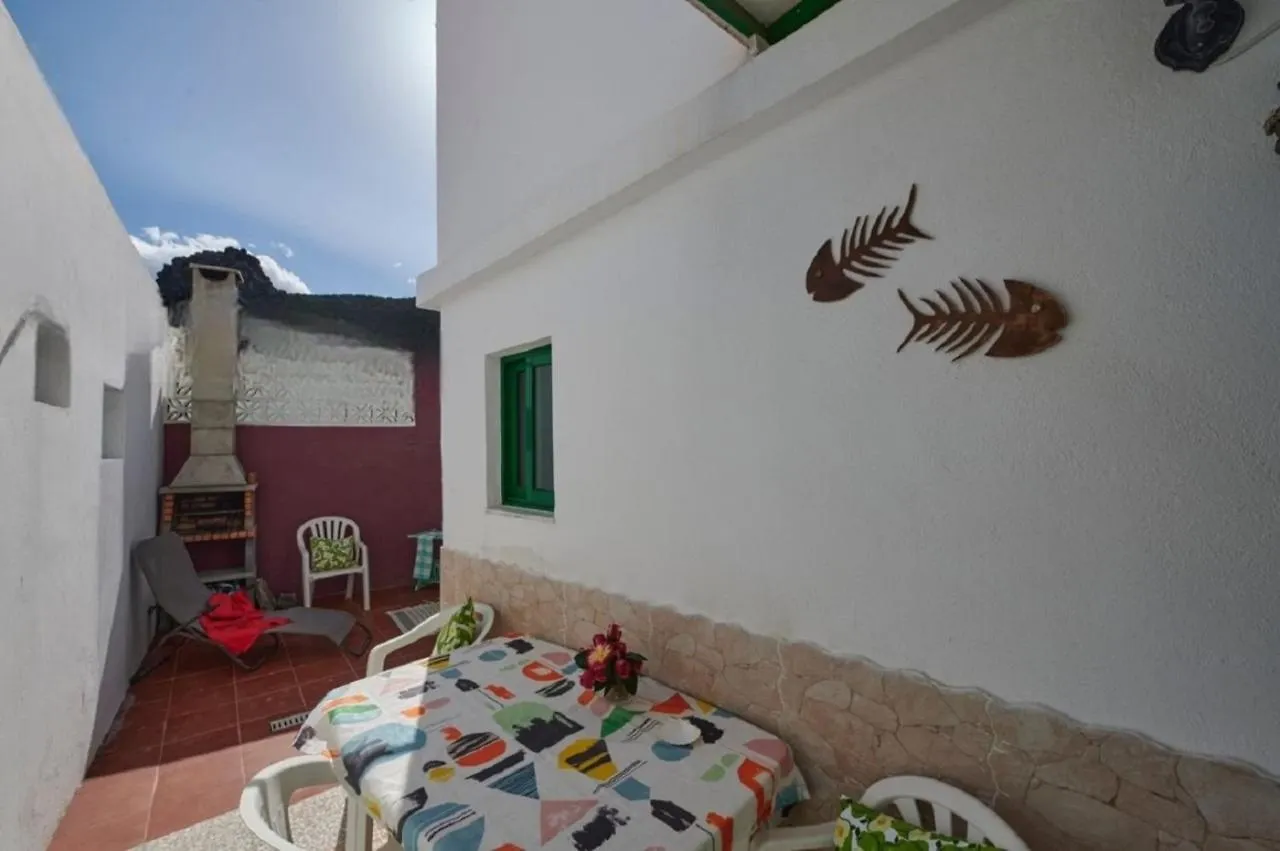 Apartamento Mar y Sol Tamaduste con terracita y barbacoa a 12 metros del mar