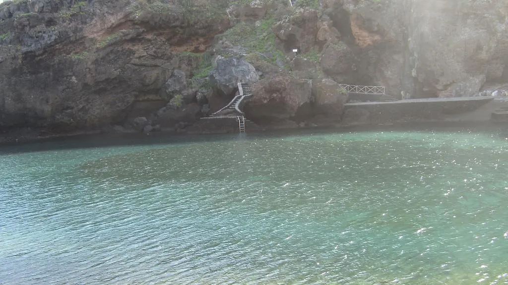 Apartamento Mar y Sol Tamaduste con terracita y barbacoa a 12 metros del mar 0*,  España